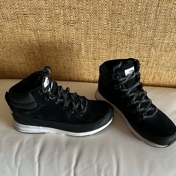 THE NORTH FACE Sneakers Size US 11, EU 44.5. Made in Vietnam. - Picture 3 of 12